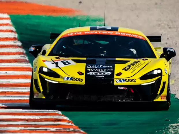 Tom Lebbon und Zac Meakin siegten im Langstreckenrennen der GT4-Winter-Series in Valencia Titel-Bild zur News: Tom Lebbon und Zac Meakin siegten im Langstreckenrennen der GT4-Winter-Series in Valencia
