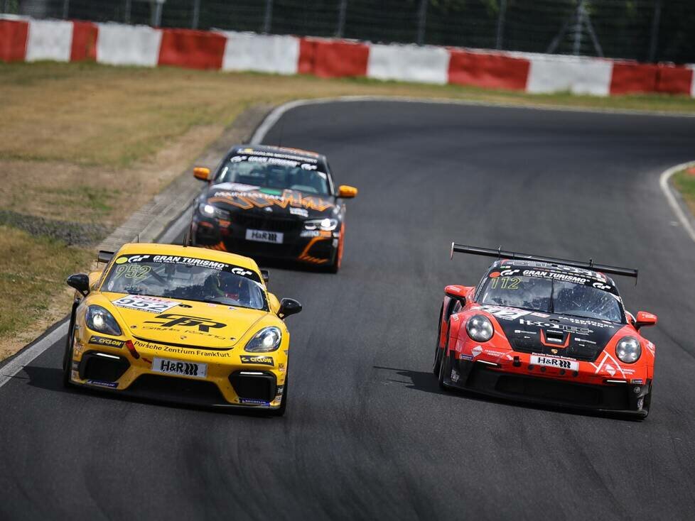 Porsche Cayman GT4 CS, Porsche 911 GT3 Cup, BMW 330i