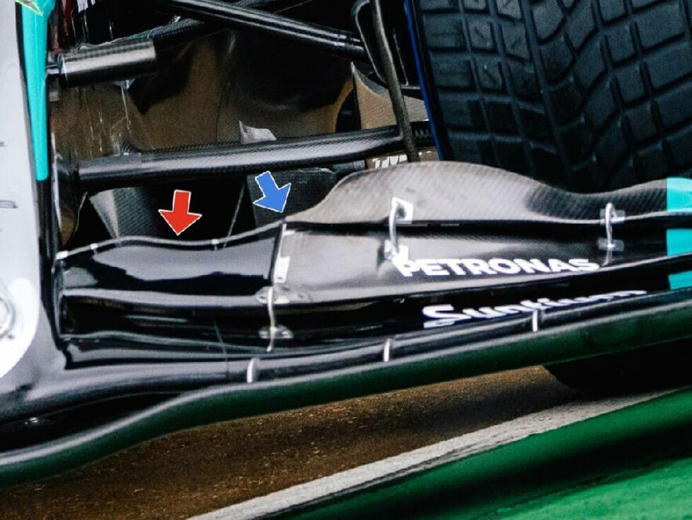 Nahaufnahme des Mercedes-Frontflügels am W15 für 2024