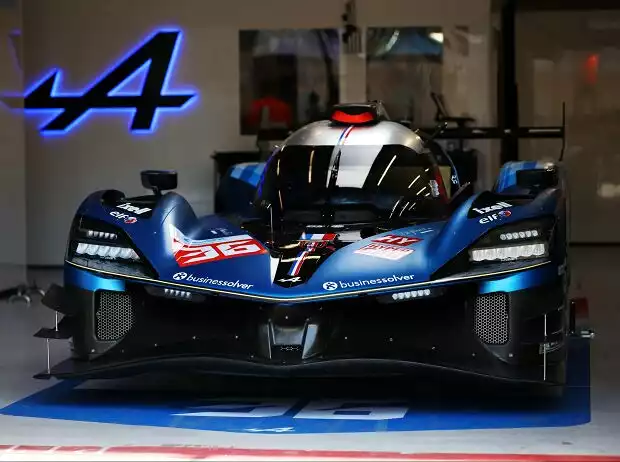 Der Alpine A424 von Matthieu Vaxiviere, Mick Schumacher und Nicolas Lapierre steht zum Test in Katar bereit Titel-Bild zur News: Der Alpine A424 von Matthieu Vaxiviere, Mick Schumacher und Nicolas Lapierre steht zum Test in Katar bereit