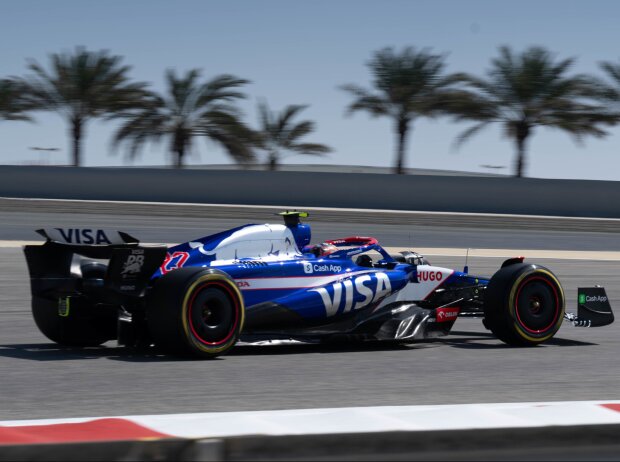 Titel-Bild zur News: Yuki Tsunoda (Racing Bulls VCARB 01) bei den Formel-1-Testfahrten 2024 in Bahrain
