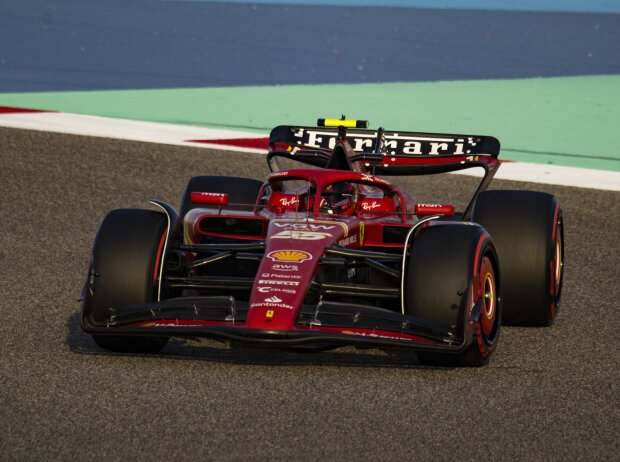 Titel-Bild zur News: Carlos Sainz (Ferrari SF-24) bei den Formel-1-Testfahrten in Bahrain 2024