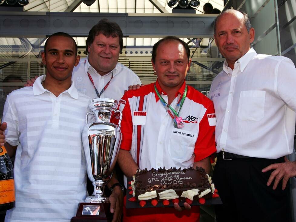 Lewis Hamilton, Norbert Haug, Frederic Vasseur und Ron Dennis in Monza 2006