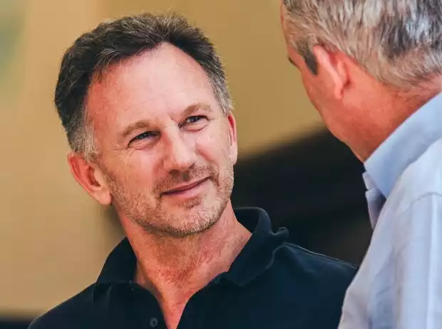 Red-Bull-Teamchef Christian Horner im Gespräch beim Formel-1-Test in Bahrain 2024 Titel-Bild zur News: Red-Bull-Teamchef Christian Horner im Gespräch beim Formel-1-Test in Bahrain 2024