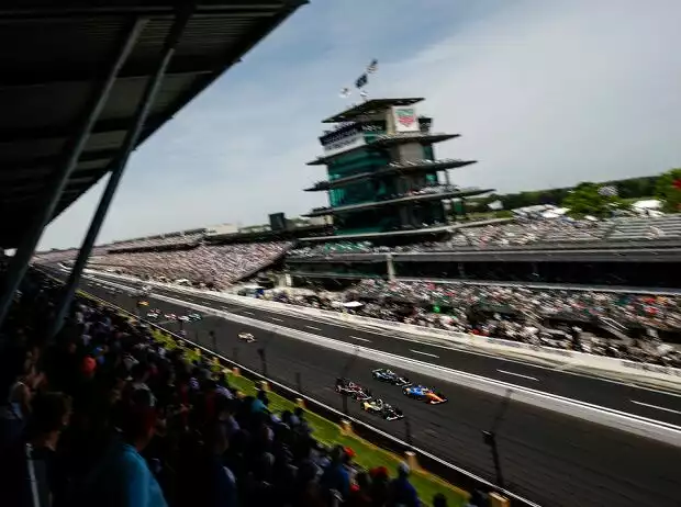 Renn-Action beim Indy 500 des Jahres 2022 auf dem Indianapolis Motor Speedway Titel-Bild zur News: Renn-Action beim Indy 500 des Jahres 2022 auf dem Indianapolis Motor Speedway