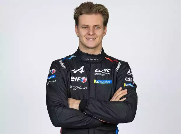 Titel-Bild zur News: Mick Schumacher im Rennanzug seines WEC-Teams Alpine für die Saison 2024