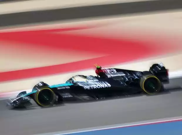 George Russell (Mercedes W15) bei den Formel-1-Testfahrten in Bahrain 2024 Titel-Bild zur News: George Russell (Mercedes W15) bei den Formel-1-Testfahrten in Bahrain 2024