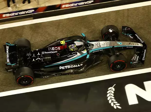 Lewis Hamilton im Mercedes W15 beim Formel-1-Auftakt 2024 in Bahrain Titel-Bild zur News: Lewis Hamilton im Mercedes W15 beim Formel-1-Auftakt 2024 in Bahrain