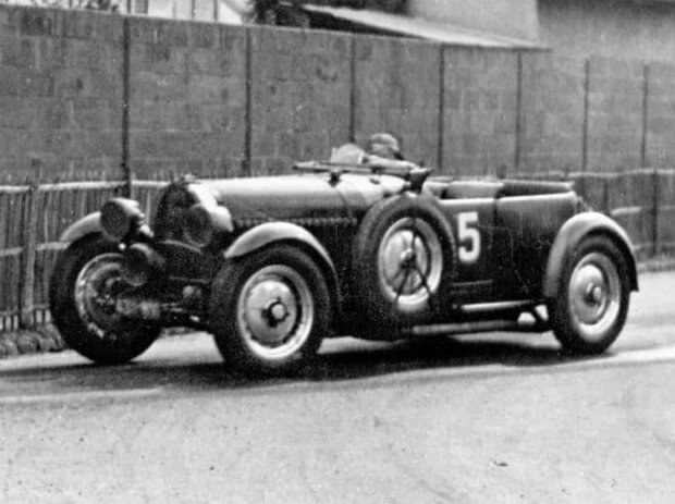 Bugatti Type 50S in Le Mans
