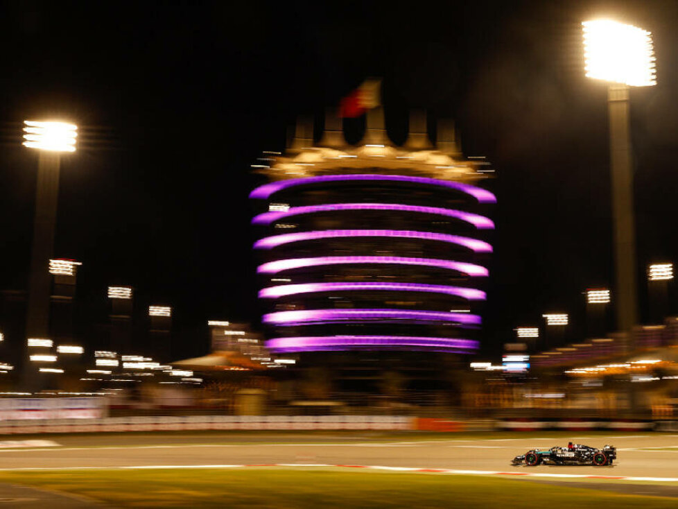 Formel-1-Auto auf der Rennstrecke von Bahrain