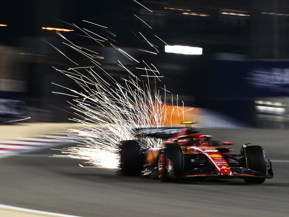 Carlos Sainz (Ferrari SF-24) beim Qualifying zum Formel-1-Rennen in Bahrain 2024