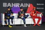 Sergio Perez (Red Bull), Max Verstappen (Red Bull) und Carlos Sainz (Ferrari) 