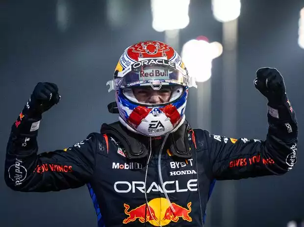 Max Verstappen (Red Bull) jubelt über den Sieg beim Formel-1-Rennen in Bahrain 2024 Titel-Bild zur News: Max Verstappen (Red Bull) jubelt über den Sieg beim Formel-1-Rennen in Bahrain 2024