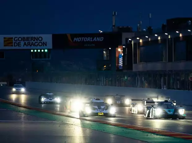 Das erste PTWS-Rennen in Aragon fand bei Dunkelheit statt Titel-Bild zur News: Das erste PTWS-Rennen in Aragon fand bei Dunkelheit statt