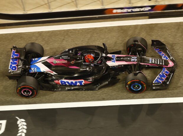 Titel-Bild zur News: Esteban Ocon im Alpine A524 beim Formel-1-Auftakt 2024 in Bahrain