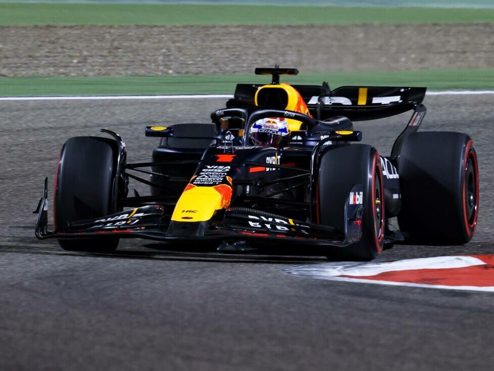 Max Verstappen im Red Bull RB20 beim Formel-1-Auftakt 2024 in Bahrain