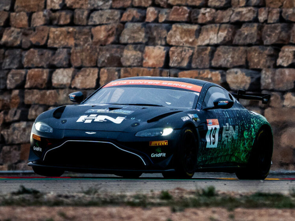 Der Aston Martin von Forsetti triumphierte in zwei der drei GT4WS-Rennen in Aragon