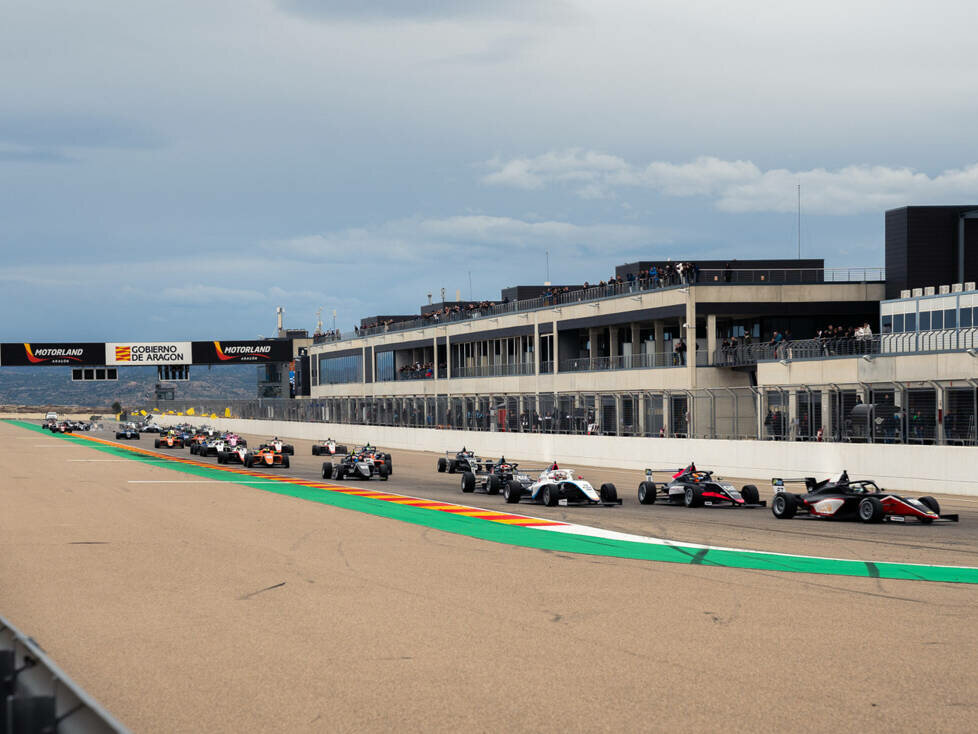 Die Formula-Winter-Series wartete auch in Aragon mit einem großen Starterfeld auf