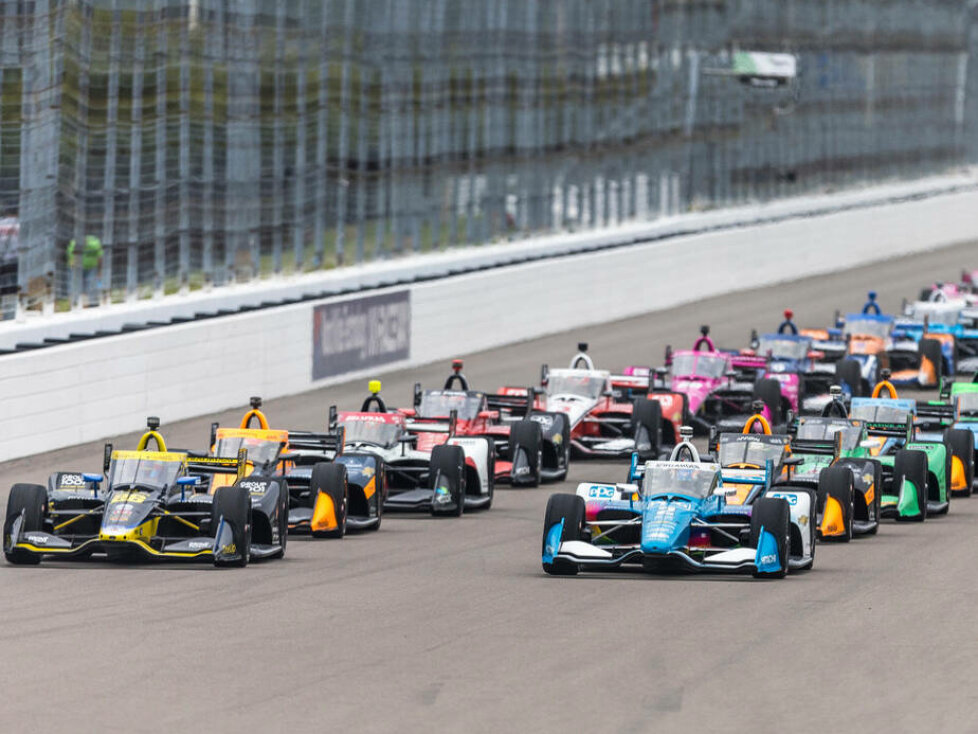 Pace-Laps zum IndyCar-Rennen im Gateway Motorsports Park in St. Louis 2023