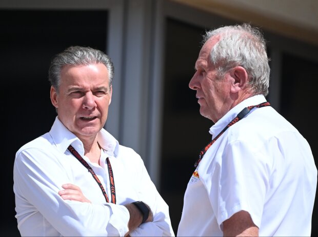 Max Verstappens Manager Raymond Vermeulen im Gespräch mit Helmut Marko Max Verstappens Manager Raymond Vermeulen im Gespräch mit Helmut Marko