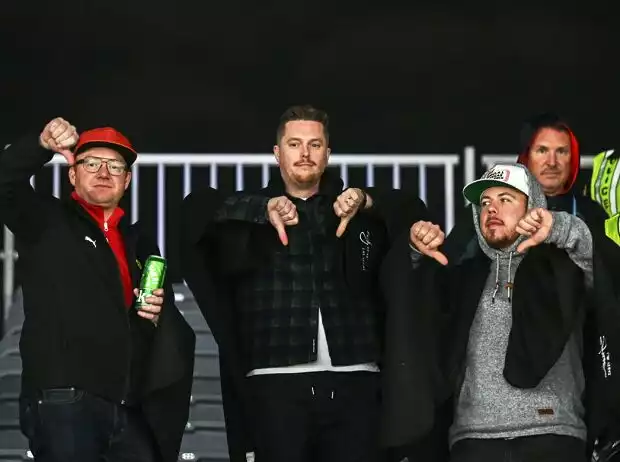 Wütende Fans beim Formel-1-Rennen in Las Vegas 2023 Titel-Bild zur News: Wütende Fans beim Formel-1-Rennen in Las Vegas 2023