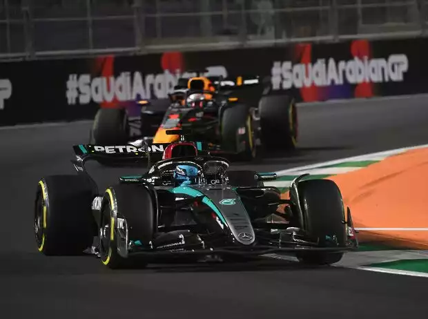 George Russell, Max Verstappen Titel-Bild zur News: George Russell, Max Verstappen