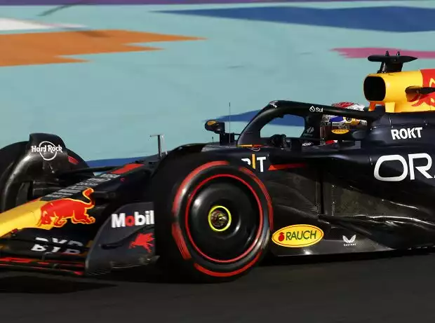 Max Verstappen (Red Bull RB20) beim Formel-1-Rennen in Dschidda 2024 Titel-Bild zur News: Max Verstappen (Red Bull RB20) beim Formel-1-Rennen in Dschidda 2024