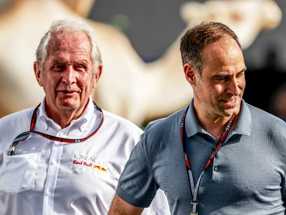 Helmut Marko und Oliver Mintzlaff im Paddock in Saudi-Arabien
