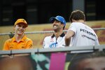 Oscar Piastri (McLaren), Daniel Ricciardo (Racing Bulls) und George Russell (Mercedes) 