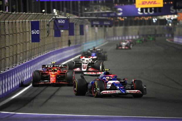 Yuki Tsunoda Oliver Bearman Kevin Magnussen Ferrari Ferrari F1Haas Haas F1 ~Yuki Tsunoda (Racing Bulls), Oliver Bearman (Ferrari) und Kevin Magnussen (Haas) ~ Yuki Tsunoda Oliver Bearman Kevin Magnussen Ferrari Ferrari F1Haas Haas F1 ~Yuki Tsunoda (Racing Bulls), Oliver Bearman (Ferrari) und Kevin Magnussen (Haas) ~