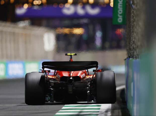 Auch Lewis Hamilton sah Bearmans Ferrari am Ende von hinten