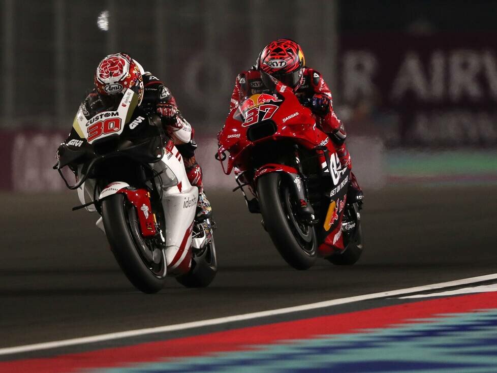 Takaaki Nakagami, Augusto Fernandez