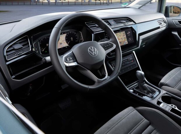 Cockpit des VW Touran
