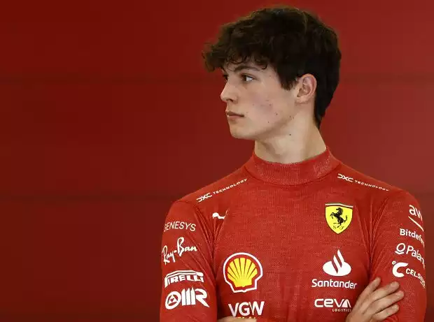 Oliver Bearman (Ferrari) vor dem Formel-1-Rennen in Dschidda 2024 Titel-Bild zur News: Oliver Bearman (Ferrari) vor dem Formel-1-Rennen in Dschidda 2024