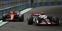 Nico Hülkenberg (Haas VF-24) vor Oliver Bearman (Ferrari SF-24) beim Formel-1-Rennen in Dschidda 2024