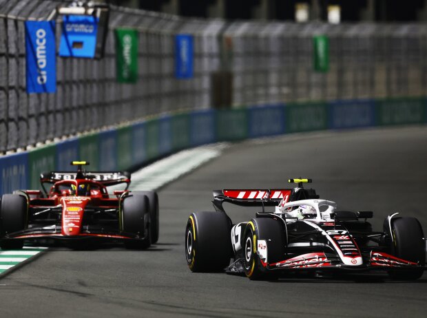 Titel-Bild zur News: Nico Hülkenberg (Haas VF-24) vor Oliver Bearman (Ferrari SF-24) beim Formel-1-Rennen in Dschidda 2024
