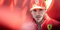 Carlos Sainz im Formel-1-Fahrerlager beim Grand Prix von Australien 2024