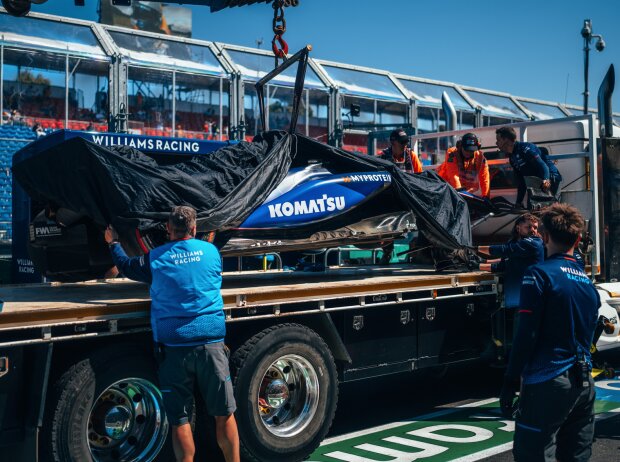 Titel-Bild zur News: Das beschädigte Auto von Alexander Albon (Williams) beim Training zum Formel-1-Rennen in Australien 2024