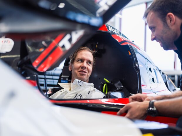 Titel-Bild zur News: Sebastian Vettel im Porsche 963