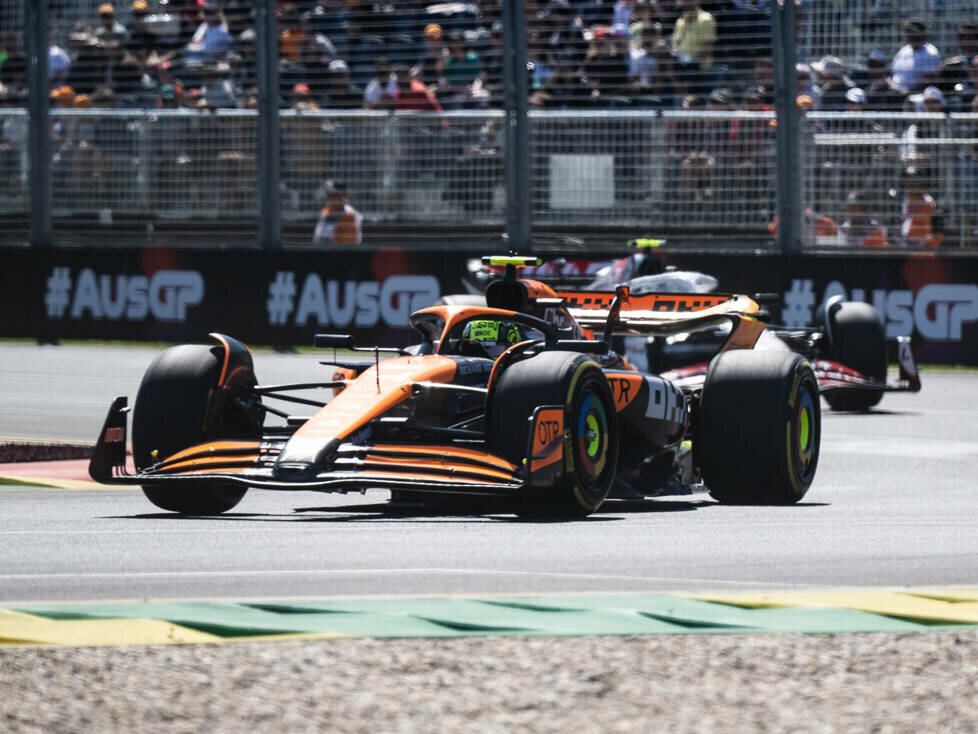 Lando Norris (McLaren MCL38) beim Formel-1-Training in Melbourne 2024