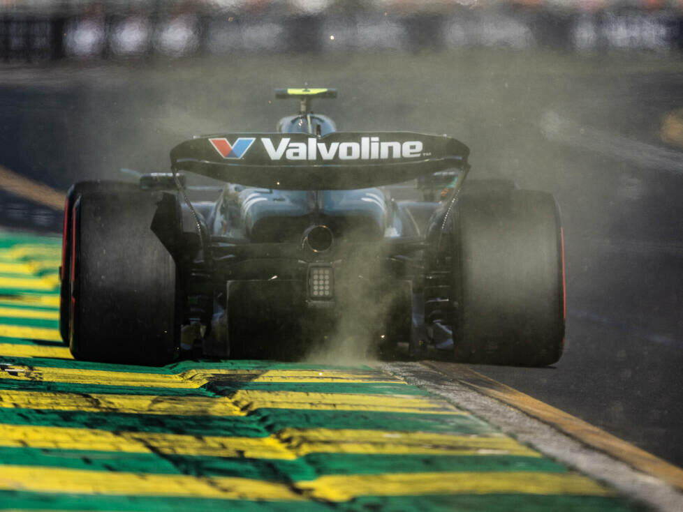 Fernando Alonso (Aston Martin AMR24) im Qualifying zum Formel-1-Rennen in Australien 2024