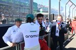 Jackie Stewart, Fernando Alonso (Aston Martin) und Carlos Sainz (Ferrari) 