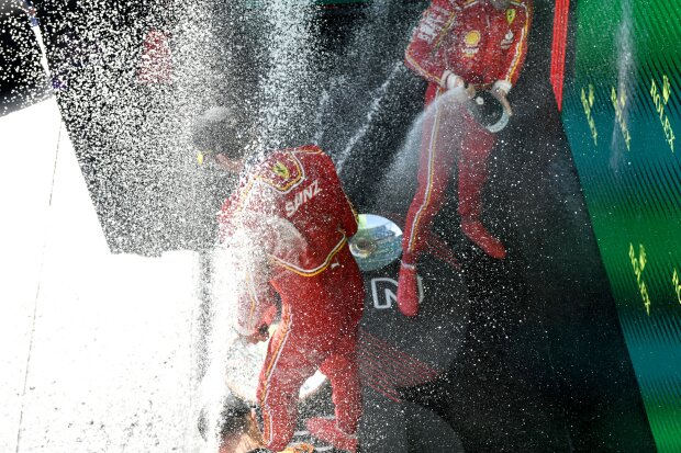 Carlos Sainz Charles Leclerc Ferrari Ferrari F1 ~Carlos Sainz (Ferrari) und Charles Leclerc (Ferrari) ~ 