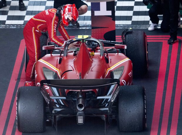 Gratulation nach dem Sieg: Leclerc ist Gratulation nach dem Sieg: Leclerc ist