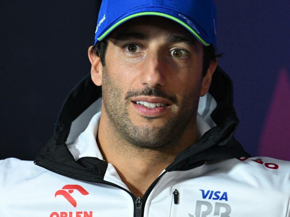 Formel-1-Fahrer Daniel Ricciardo in der Pressekonferenz in Australien 2024