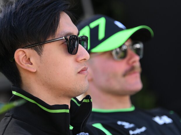 Ernste Mienen bei den Sauber-Fahrern Guanyu Zhou und Valtteri Bottas