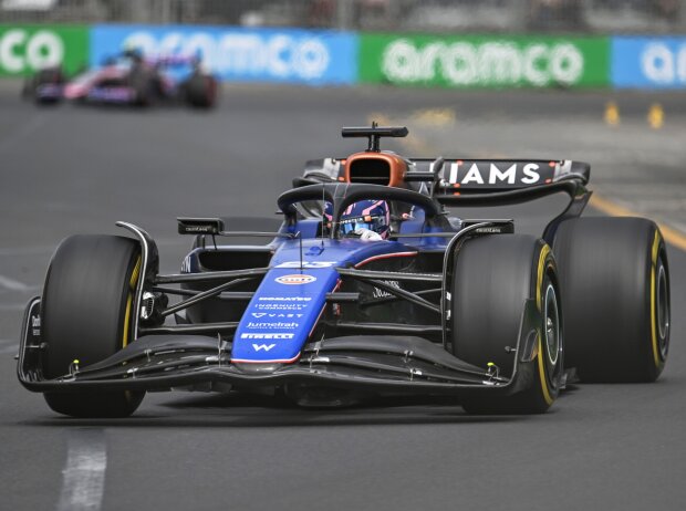 Titel-Bild zur News: Alexander Albon im Williams FW46 beim Formel-1-Rennen in Australien 2024