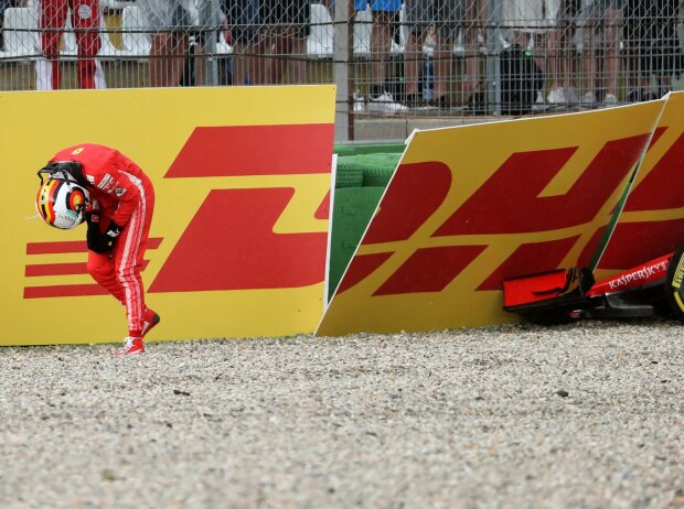 Titel-Bild zur News: Sebastian Vettel (Ferrari) nach seinem Unfall beim Formel-1-Rennen in Hockenheim 2018