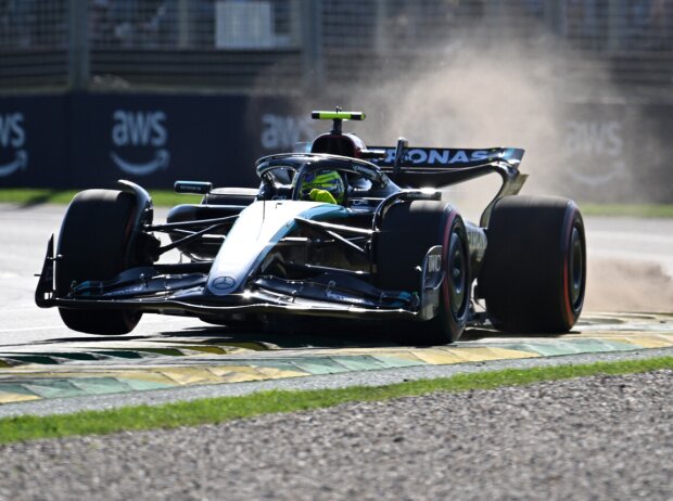 Titel-Bild zur News: Lewis Hamilton kämpft mit seinem Mercedes W15