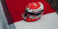 Helmdesign von Charles Leclerc beim GP Japan 2024 in Suzuka in Erinnerung an Jules Bianchi